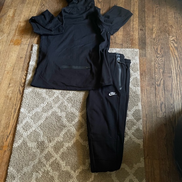 Nike tech - Picture 3 of 6